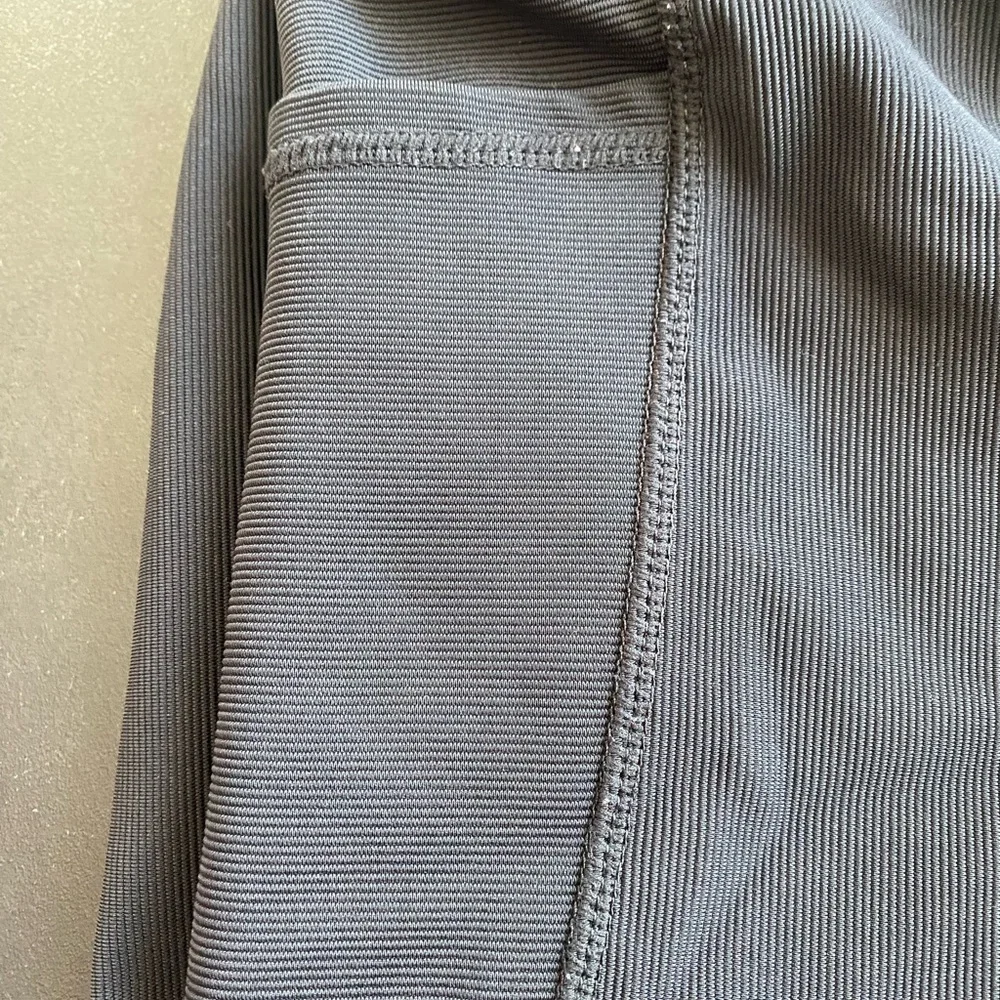 Workout pants - Picture 2 of 3